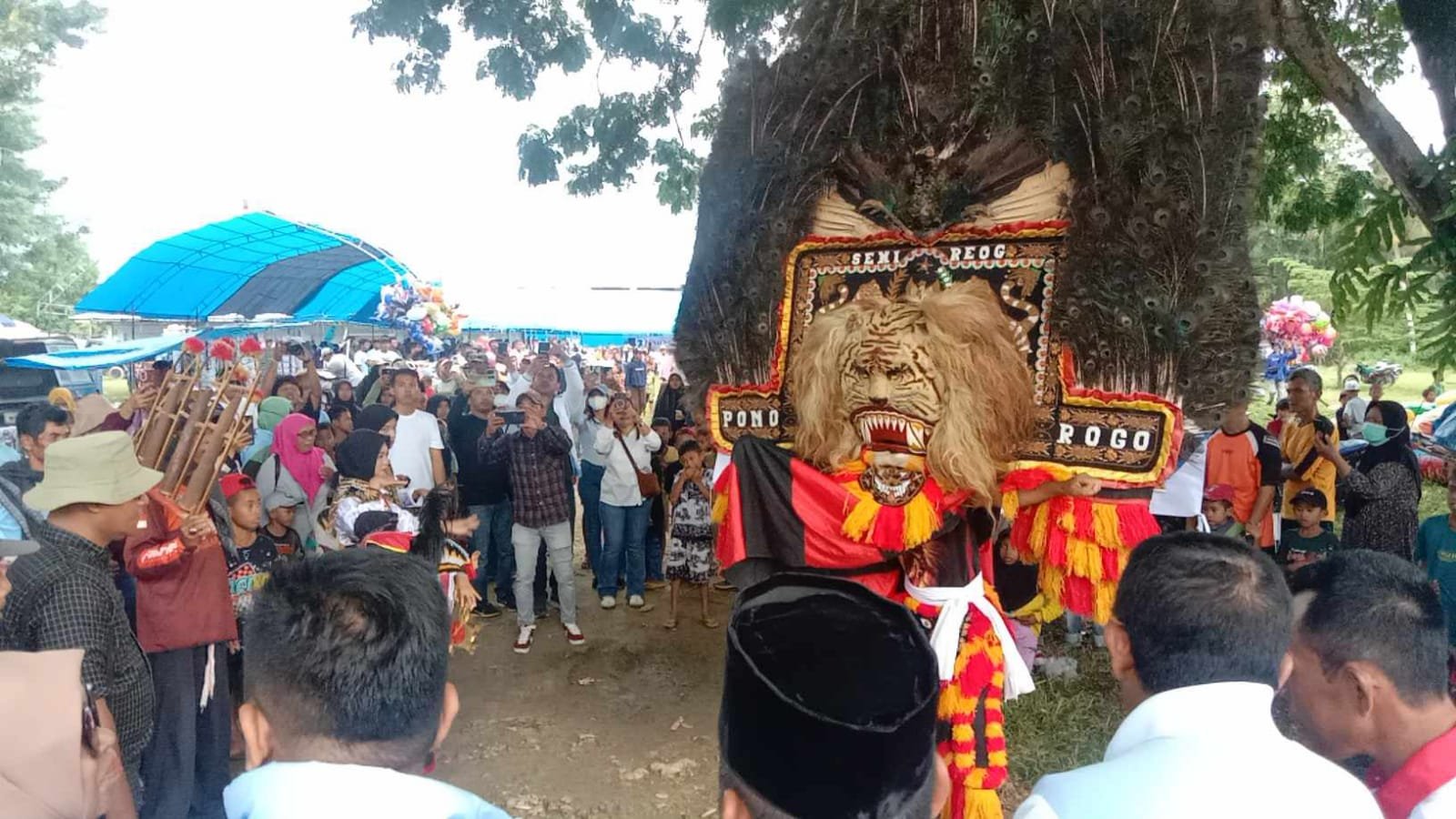 Disambut Reog Ponorogo di Tiworo Muna Barat, ASR-H...